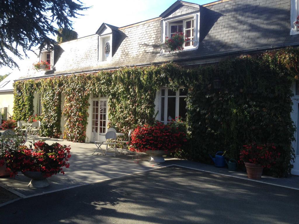 Le Petit Pont Hotel Monce-en-Belin Exterior photo